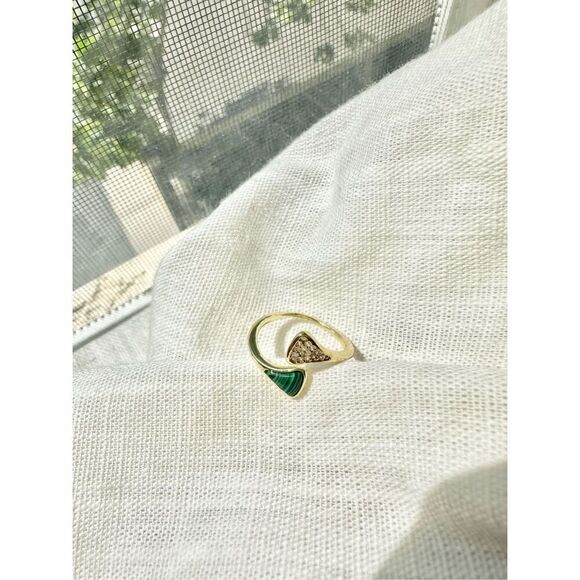 Sleek style green and cubic zirconia adjustable ring ￼ - Picture 2 of 3